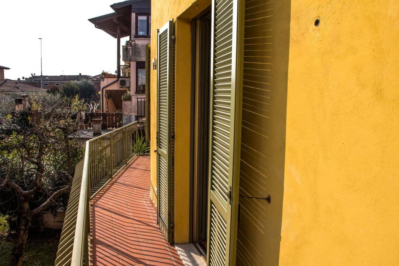 Goccia Di Lago Desenzano del Garda Buitenkant foto