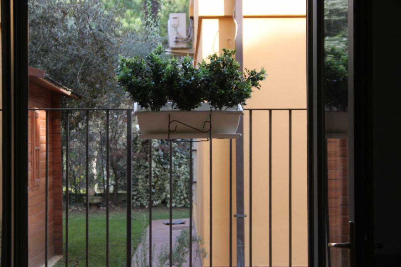 Goccia Di Lago Desenzano del Garda Buitenkant foto