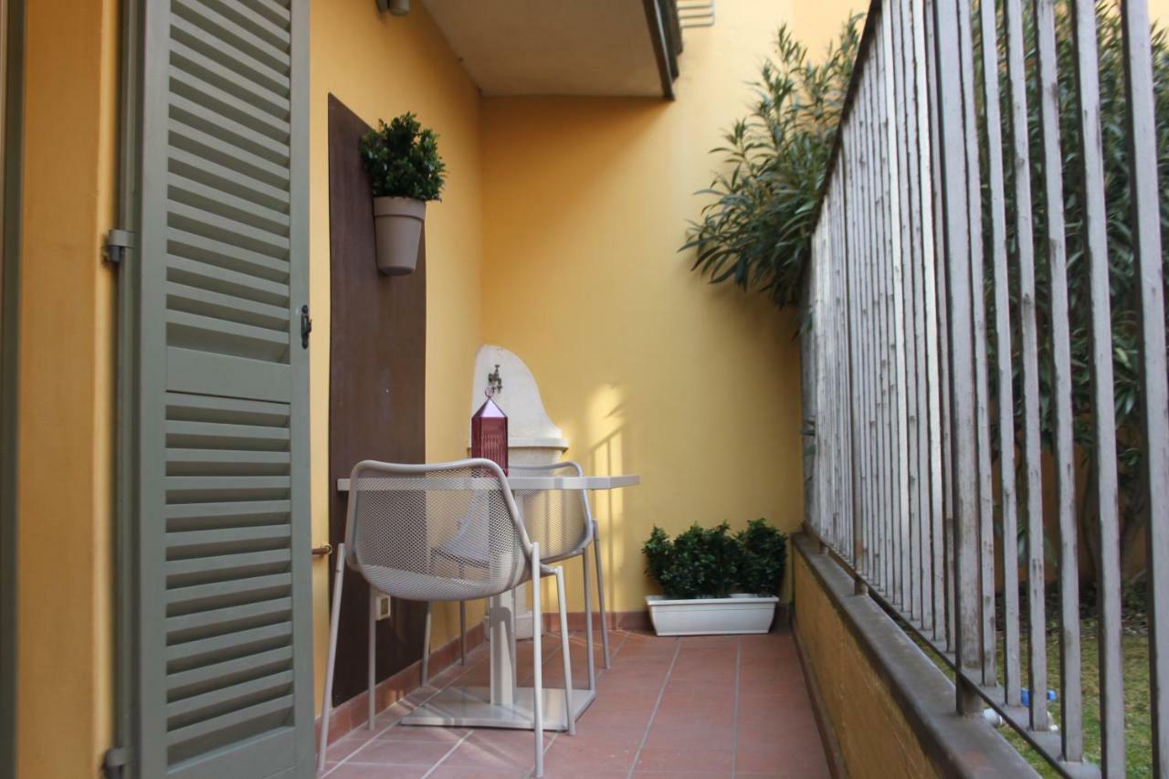 Goccia Di Lago Desenzano del Garda Buitenkant foto